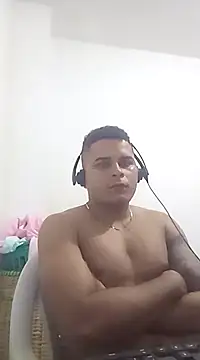 Snapshot of SaucyAffair0 chatting on December 2024 01:04:02 AM SaucyAffair0 online show from December 2024 01:04:02 AM