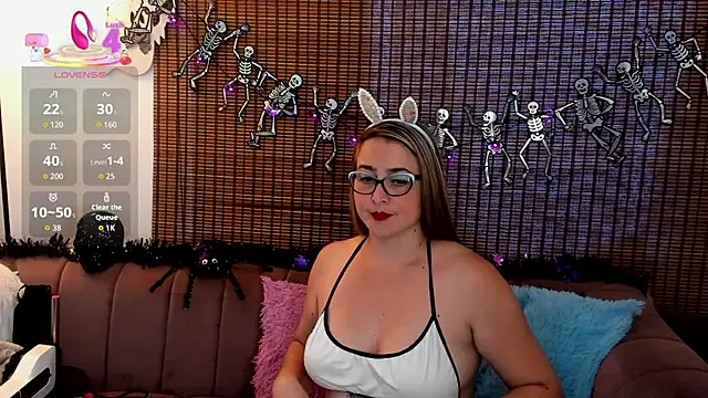 ariana cross online show from October 2025 12:38:01 PM