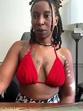 LeyaHoneybuns online show from December 2024 04:31:01 PM