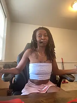 LeyaHoneybuns online show from November 2025 07:45:02 PM