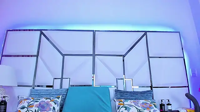 RileySweett online show from February 2025 11:44:02 AM