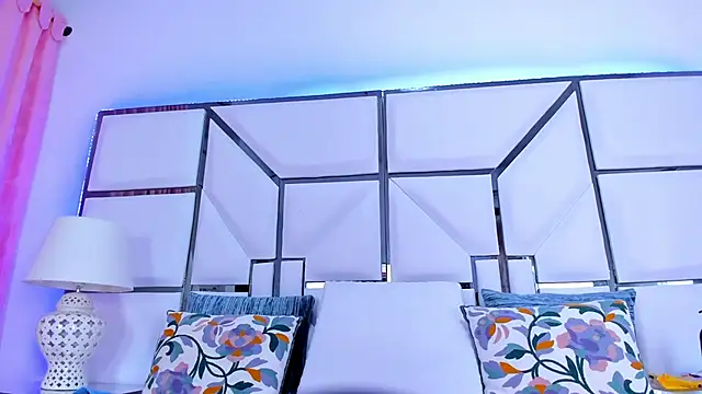 RileySweett online show from February 2025 11:28:02 AM