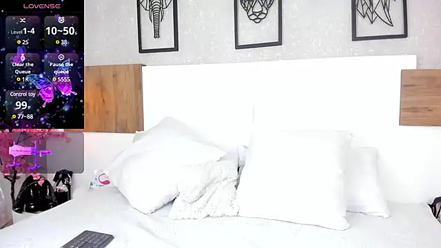 Snapshot of nahomiidasilva_ chatting on February 2025 06:35:01 PM nahomiidasilva online show from February 2025 06:35:01 PM