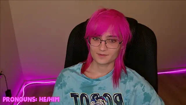 Snapshot of CuteYukiKun chatting on December 2024 08:23:02 PM CuteYukiKun online show from December 2024 08:23:02 PM