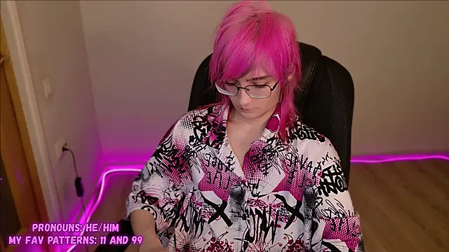 Snapshot of CuteYukiKun chatting on February 2025 03:18:01 PM CuteYukiKun online show from February 2025 03:18:01 PM