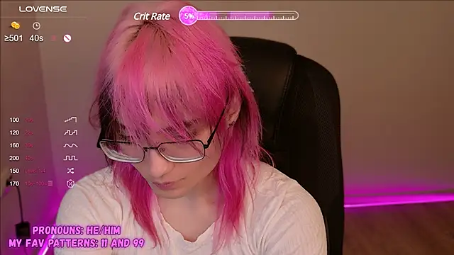 Snapshot of CuteYukiKun chatting on March 2025 05:43:02 PM CuteYukiKun online show from March 2025 05:43:02 PM