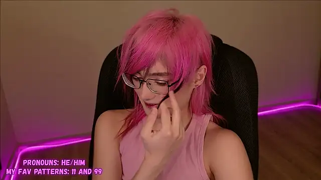 Snapshot of CuteYukiKun chatting on March 2025 07:49:02 PM CuteYukiKun online show from March 2025 07:49:02 PM