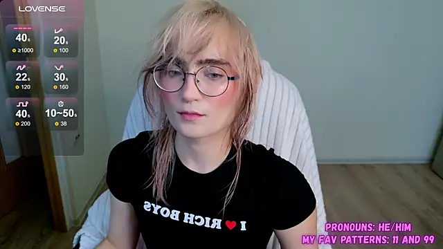 Snapshot of CuteYukiKun chatting on September 2025 09:11:01 AM CuteYukiKun online show from September 2025 09:11:01 AM