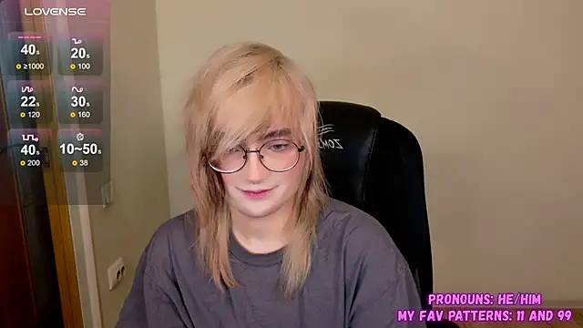 Snapshot of CuteYukiKun chatting on October 2025 11:00:02 PM CuteYukiKun online show from October 2025 11:00:02 PM