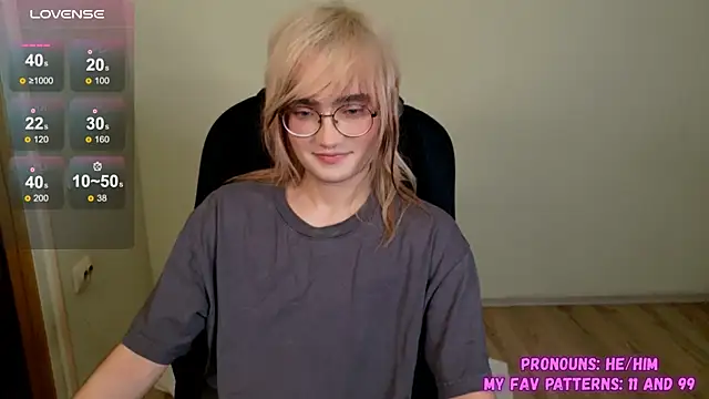 Snapshot of CuteYukiKun chatting on October 2025 09:13:02 PM CuteYukiKun online show from October 2025 09:13:02 PM