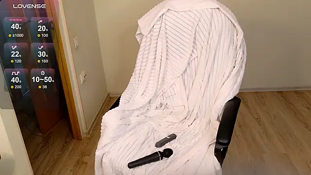 Snapshot of CuteYukiKun chatting on October 2025 01:31:02 PM CuteYukiKun online show from October 2025 01:31:02 PM