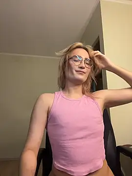 Snapshot of CuteYukiKun chatting on October 2025 05:35:01 PM CuteYukiKun online show from October 2025 05:35:01 PM