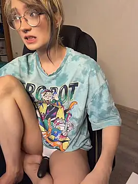 Snapshot of CuteYukiKun chatting on July 2026 12:24:01 AM CuteYukiKun online show from July 2026 12:24:01 AM