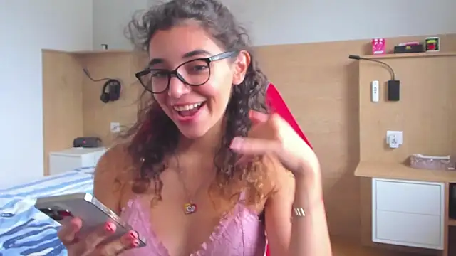 uniquerossie online show from October 2025 12:16:01 PM