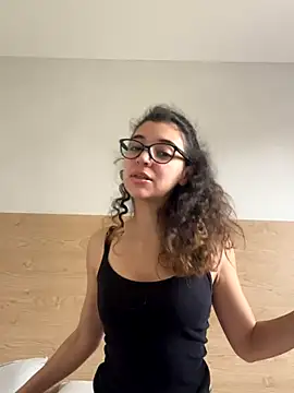 uniquerossie online show from November 2025 10:59:02 AM