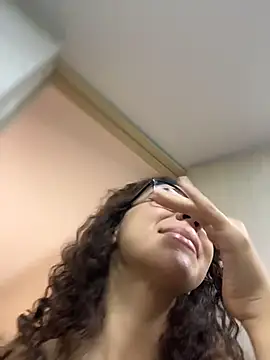 uniquerossie online show from February 2026 06:52:02 AM