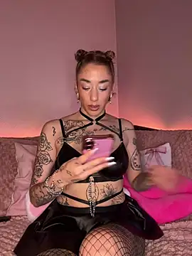 Chachou000 online show from January 2025 07:03:01 PM