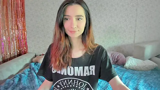 crystalnut online show from February 2025 04:37:02 AM