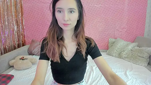 crystalnut online show from February 2025 03:53:02 AM