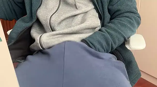 Snapshot of spanishairy chatting on February 2025 09:19:01 AM spanishairy online show from February 2025 09:19:01 AM