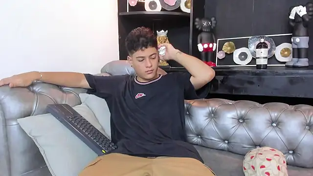 Snapshot of Levy_Steve chatting on February 2025 05:48:02 AM Levy Steve online show from February 2025 05:48:02 AM