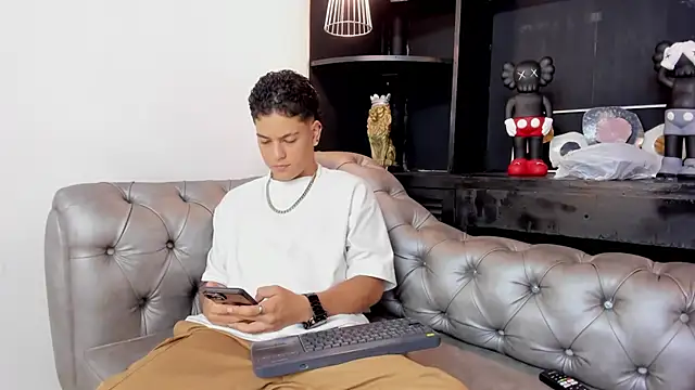 Snapshot of Levy_Steve chatting on March 2025 05:13:02 AM Levy Steve online show from March 2025 05:13:02 AM