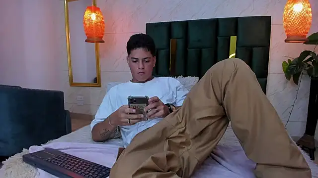 Snapshot of Levy_Steve chatting on September 2025 04:12:02 AM Levy Steve online show from September 2025 04:12:02 AM