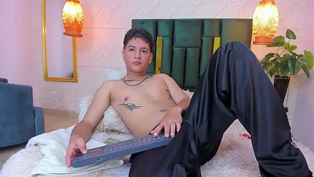 Snapshot of Levy_Steve chatting on September 2025 03:49:01 AM Levy Steve online show from September 2025 03:49:01 AM