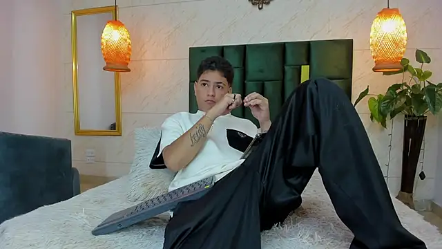 Snapshot of Levy_Steve chatting on September 2025 03:41:02 AM Levy Steve online show from September 2025 03:41:02 AM