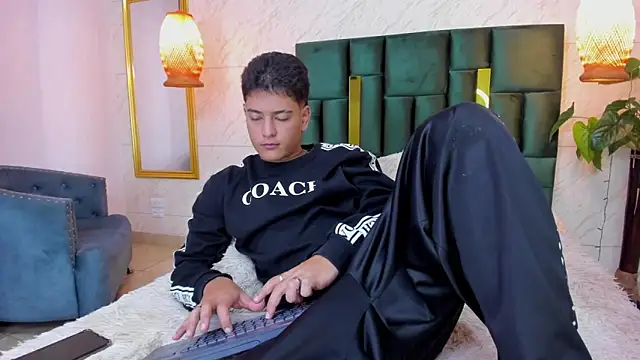 Snapshot of Levy_Steve chatting on September 2025 03:52:01 AM Levy Steve online show from September 2025 03:52:01 AM