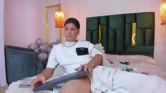 Snapshot of Levy_Steve chatting on October 2025 06:47:02 AM Levy Steve online show from October 2025 06:47:02 AM