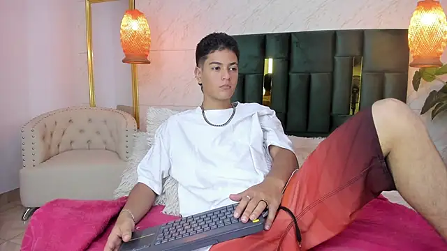 Snapshot of Levy_Steve chatting on November 2025 03:38:01 AM Levy Steve online show from November 2025 03:38:01 AM