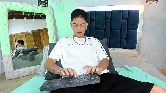 Snapshot of Levy_Steve chatting on November 2025 08:46:02 AM Levy Steve online show from November 2025 08:46:02 AM