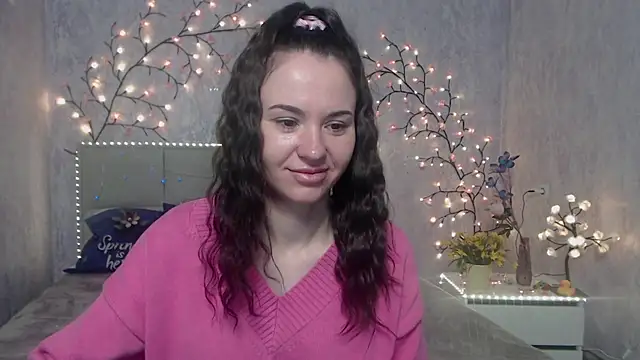 Snapshot of KaraCriegs chatting on April 2026 05:23:01 PM KaraCriegs online show from April 2026 05:23:01 PM