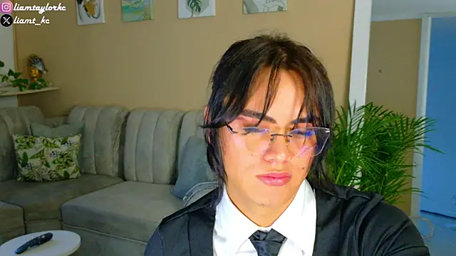 Liam Taylor online show from September 2025 11:04:02 PM