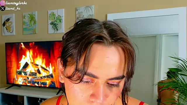 Liam Taylor online show from October 2025 04:12:02 AM