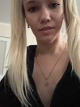 ShhhO O online show from October 2025 05:37:01 AM