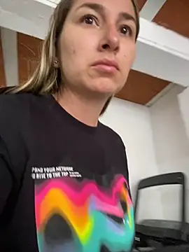 Iris love18 online show from September 2025 03:05:01 PM