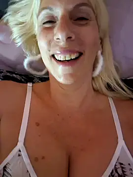 Ina HotX online show from October 2025 02:14:01 PM