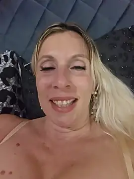 Ina HotX online show from May 2026 04:24:02 PM