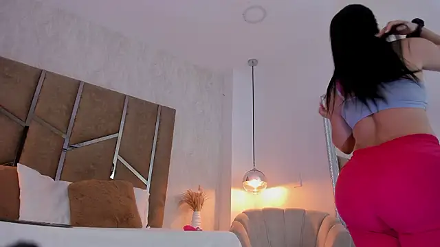 Martinaa Jones  online show from February 2026 12:10:02 PM