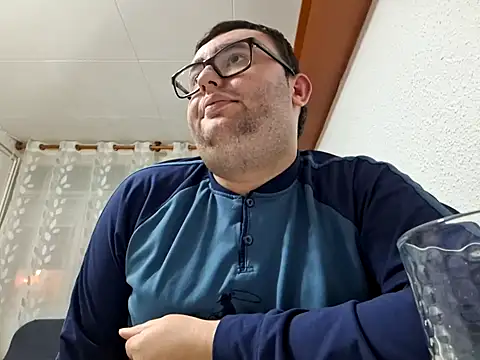 Javier bear online show from February 2025 08:42:01 PM