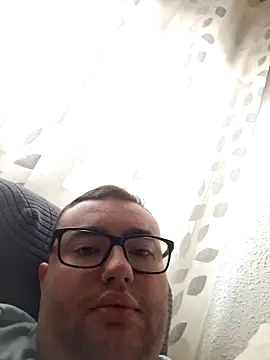 Javier bear online show from October 2025 08:00:02 AM