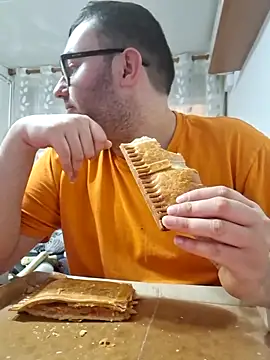 Javier bear online show from April 2026 10:14:02 PM