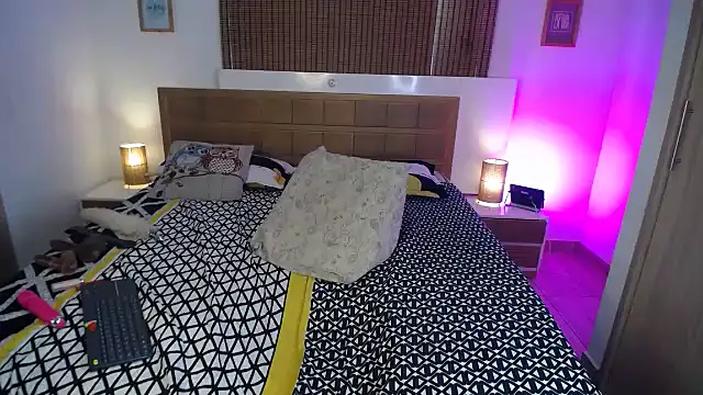 ShanonLe online show from February 2025 06:46:02 PM