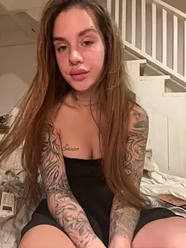 EmiliaCatalina online show from March 2025 11:00:02 PM