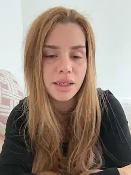 EmiliaCatalina online show from September 2025 08:03:01 PM