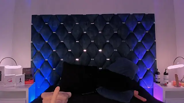 laura bassi online show from February 2025 09:36:02 AM