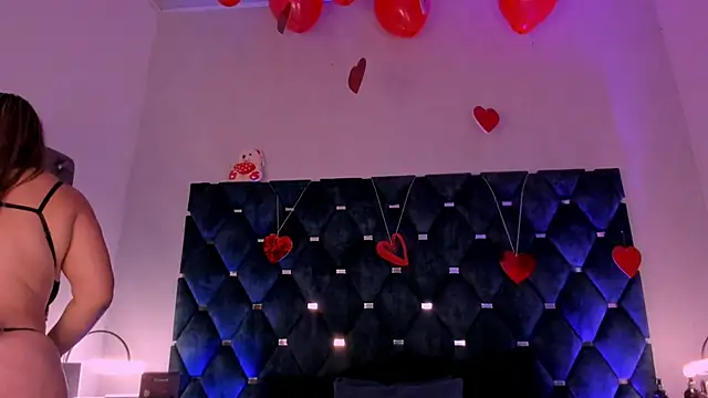 laura bassi online show from February 2025 12:43:02 PM