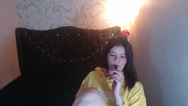 Snapshot of LiaHarryis chatting on March 2025 06:44:01 AM LiaHarryis online show from March 2025 06:44:01 AM